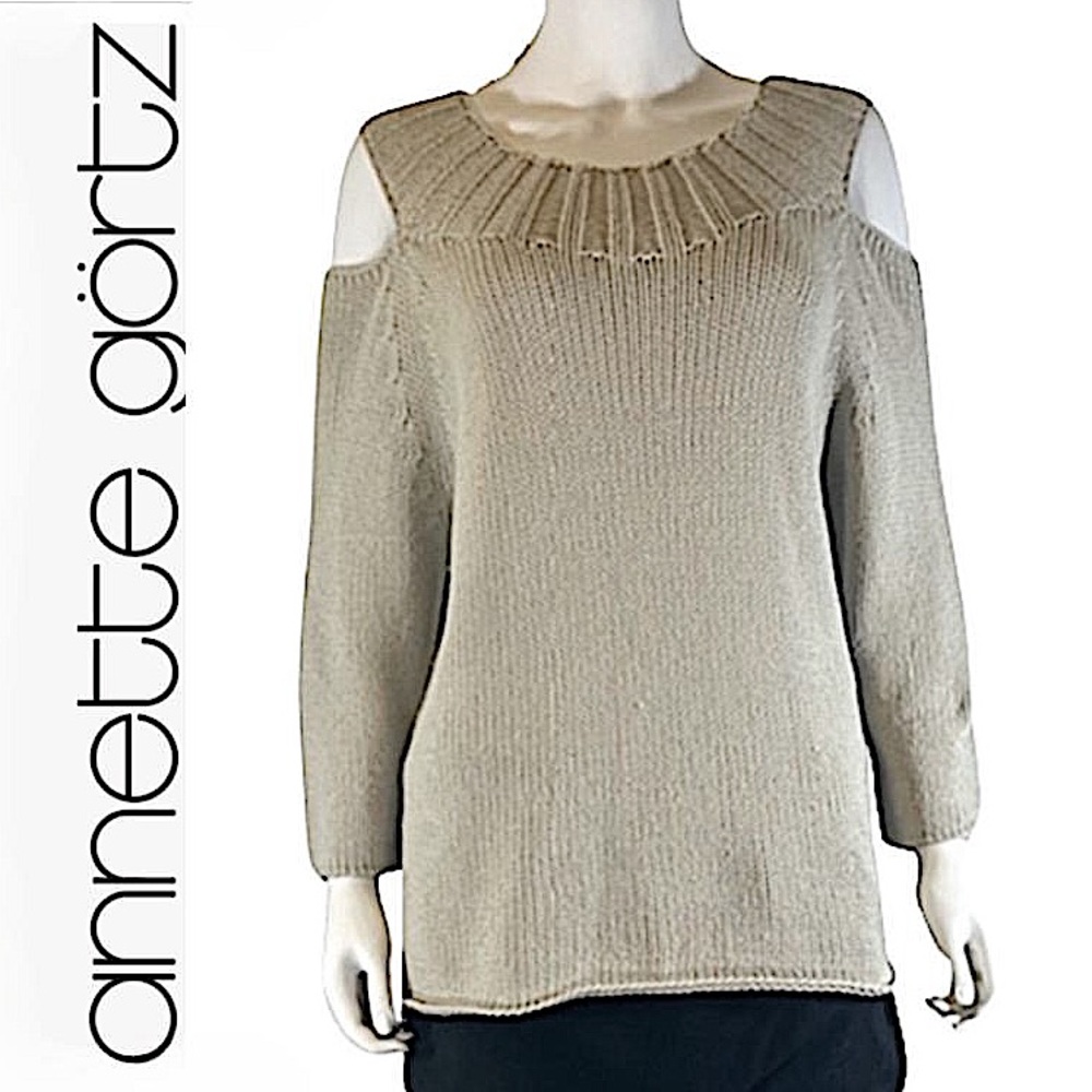 ANNETTE GORTZ. NWT. Quiet Luxury. Cold Shoulder Hand knit Sweater. Sandy Beige.L